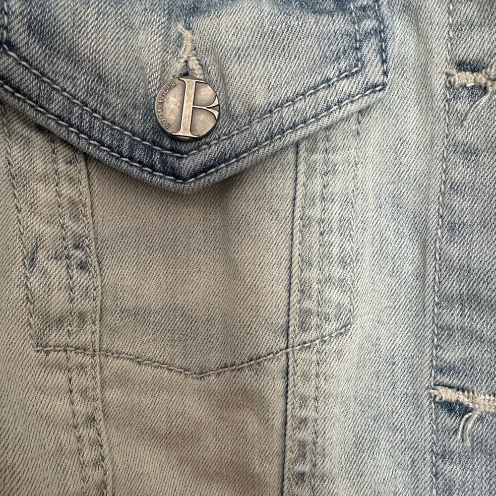 Bootlegger Denim Jacket with Hoodie Size Small - Picture 4 of 4